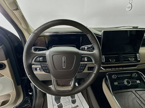 Used 2022 Lincoln Navigator Reserve image 12