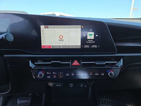 Used 2023 Kia Niro EX FWD image 24