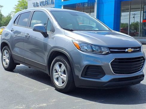 Used 2020 Chevrolet Trax LS w/ Tint and Cruise Package FWD image 2