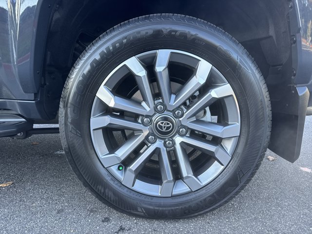 Used 2025 Toyota 4Runner Limited AWD/4WD image 22