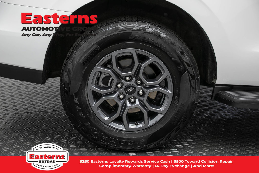 Used 2025 Ford Expedition Active AWD/4WD image 32