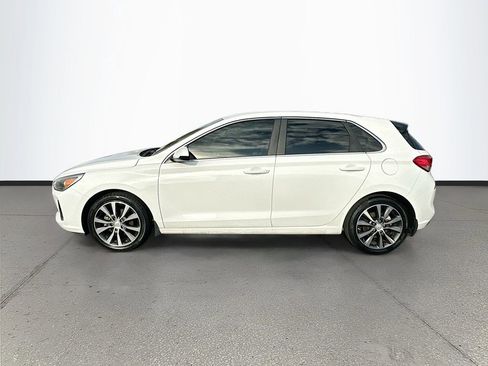 Used 2018 Hyundai Elantra GT image 4