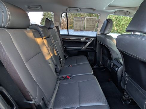 Used 2016 Lexus GX 460 image 26