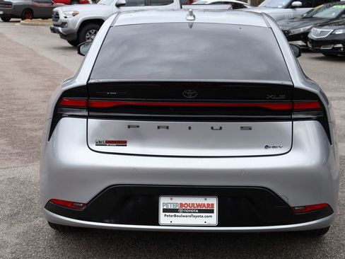 Used 2024 Toyota Prius XLE image 4