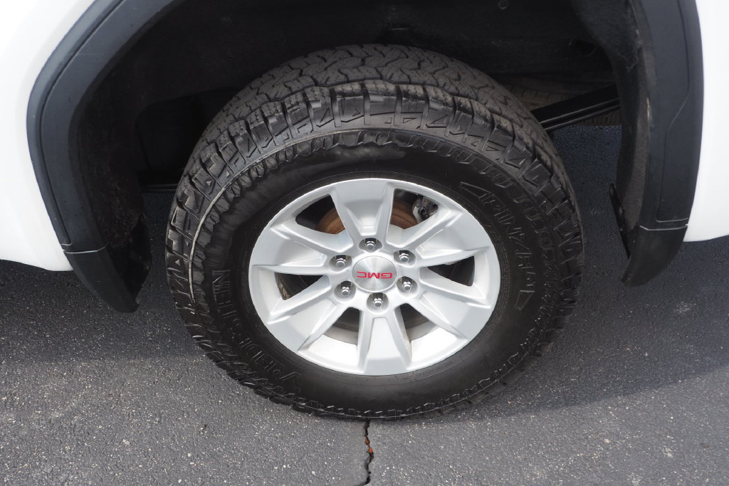 Used 2019 GMC Sierra 1500 SLE w/ Driver Alert Package I AWD/4WD image 9