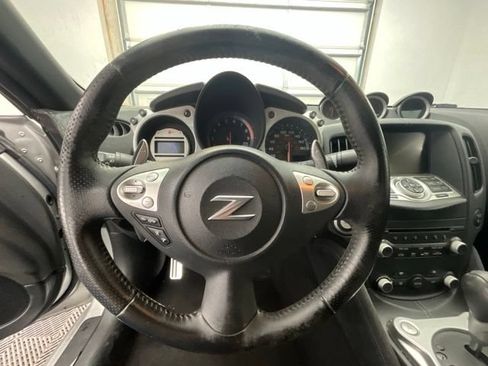 Used 2010 Nissan 370Z Touring RWD image 6