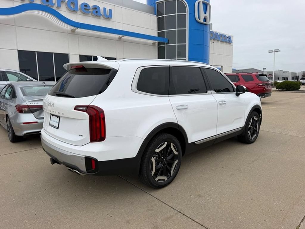 Used 2024 Kia Telluride S w/ S Sunroof Package AWD/4WD image 2