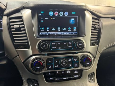 Used 2019 Chevrolet Tahoe LT w/ RST Edition AWD/4WD image 18