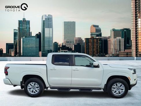 Used 2022 Nissan Frontier SV w/ Technology Package image 7