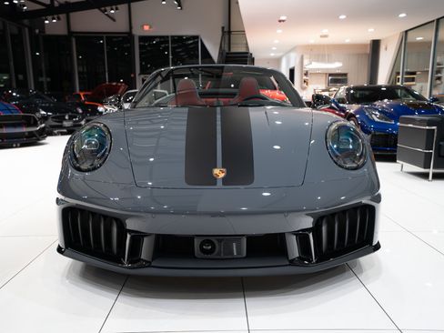 Used 2026 Porsche 911 Carrera 4 GTS AWD/4WD image 39