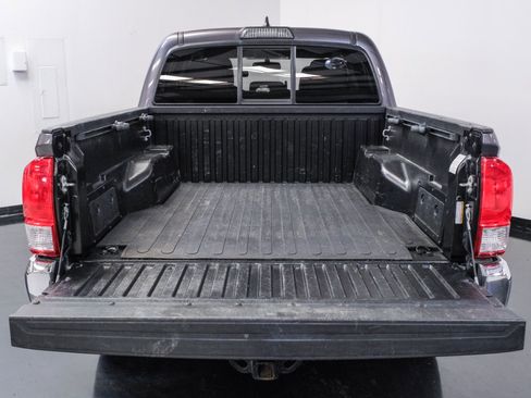 Used 2017 Toyota Tacoma SR5 image 46