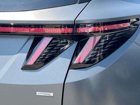 New 2025 Hyundai Tucson Limited image 24