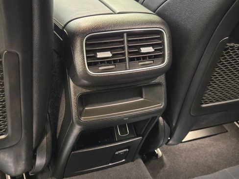 Used 2022 Mercedes-Benz GLE 350 4MATIC w/ Premium Package image 20