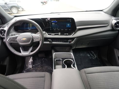 Used 2025 Chevrolet Equinox LT AWD/4WD image 25