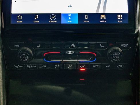 Certified 2023 Jeep Grand Cherokee L Limited image 17