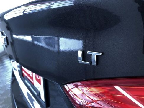 Used 2017 Chevrolet Cruze LT image 16