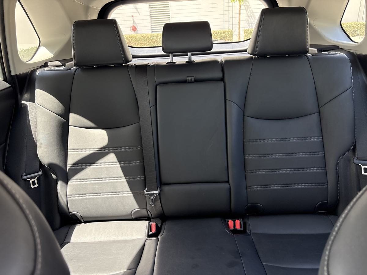 Used 2021 Toyota RAV4 XLE Premium w/ Carpet Mat Package (TMS) FWD image 27