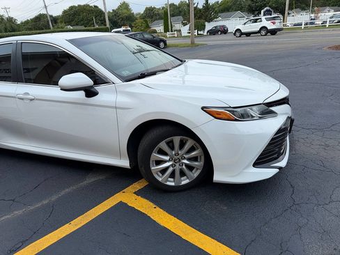 Used 2018 Toyota Camry LE FWD image 7