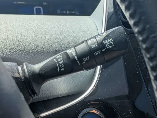 Used 2018 Toyota Prius Three w/ Advanced Technology Package FWD image 27