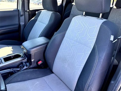 Used 2023 Toyota Tacoma TRD Off-Road image 13