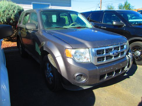 Used 2009 Ford Escape XLS image 1