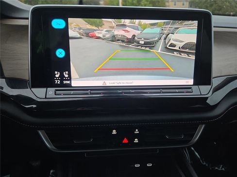 Certified 2025 Volkswagen Atlas SE image 19