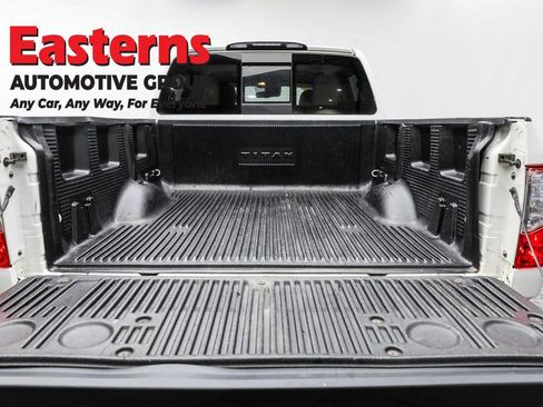 Used 2020 Nissan Titan SV w/ SV Convenience Package image 9