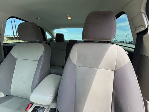 Used 2014 Ford Focus SE FWD image 11