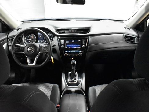 Used 2019 Nissan Rogue S image 5