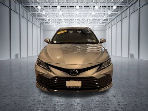 Used 2022 Toyota Camry LE w/ Convenience Package FWD image 5
