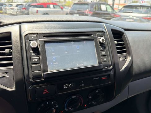 Used 2014 Toyota Tacoma 2WD Regular Cab image 18