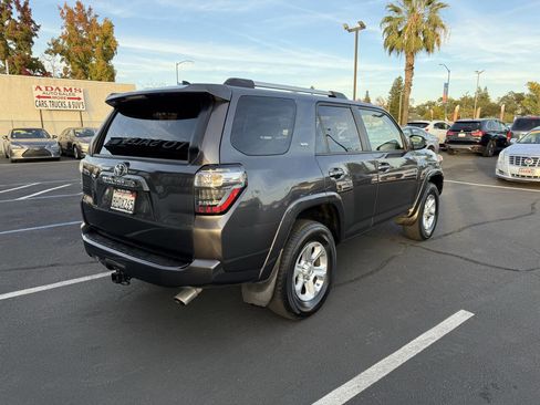 Used 2019 Toyota 4Runner SR5 image 3