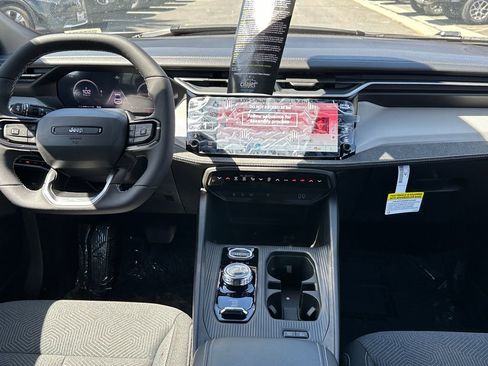 New 2026 Jeep Cherokee Laredo image 18