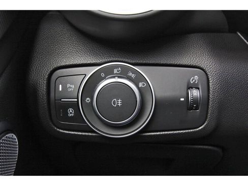 Used 2022 Alfa Romeo Giulia Veloce RWD image 22