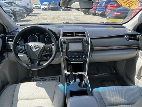 Used 2016 Toyota Camry LE FWD image 11