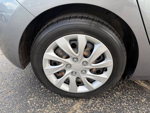 Used 2016 Hyundai Elantra GT FWD image 31