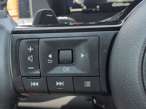 Used 2023 Nissan Pathfinder Platinum AWD/4WD image 26