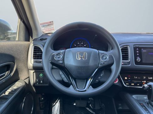 Used 2022 Honda HR-V EX image 11