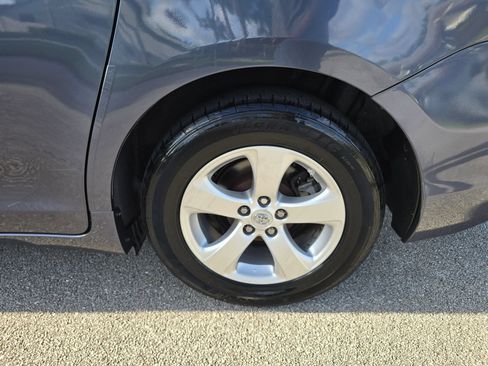 Used 2014 Toyota Sienna LE FWD image 12