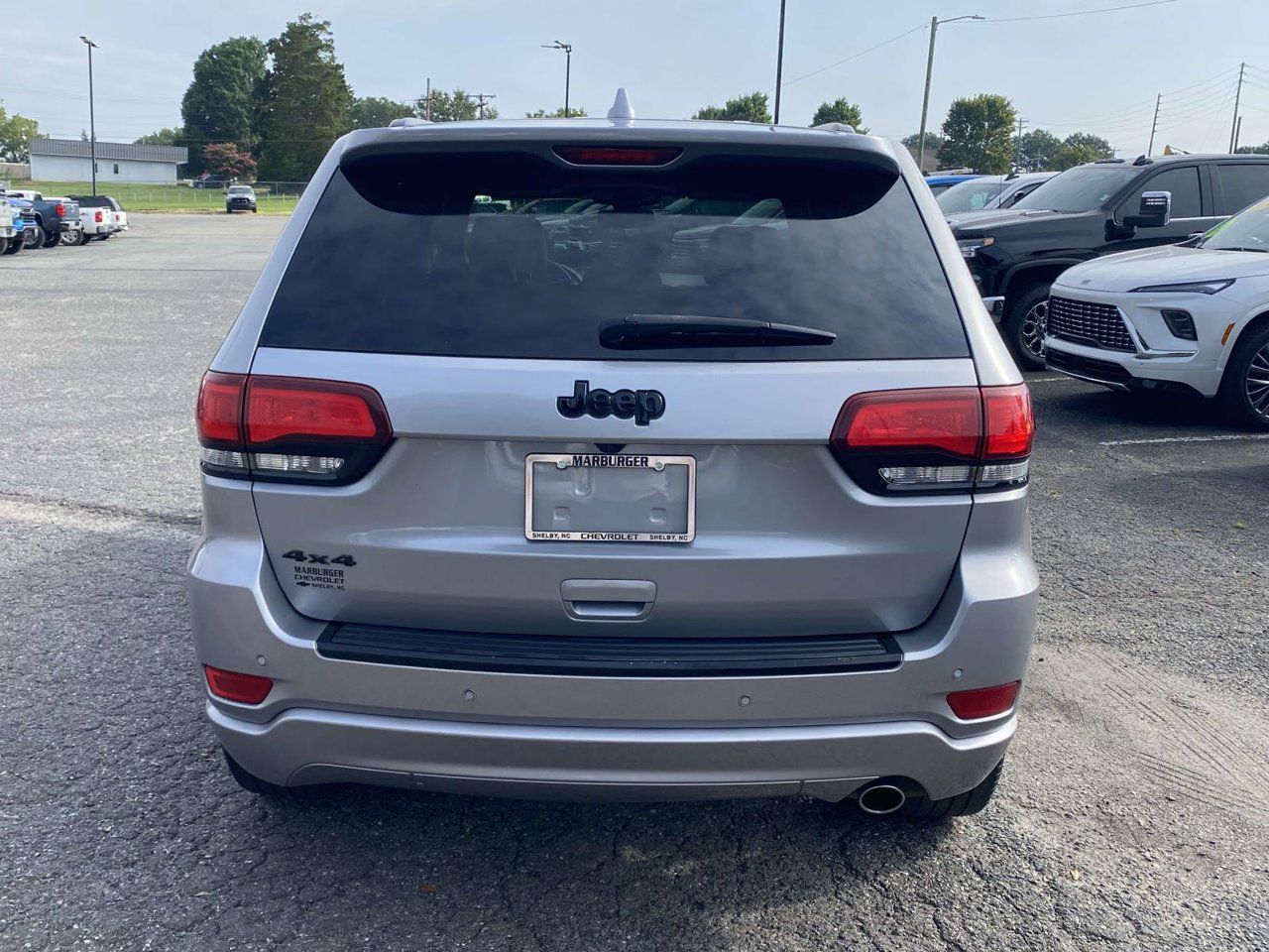 Used 2017 Jeep Grand Cherokee Altitude AWD/4WD image 7