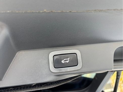 Used 2017 Land Rover Range Rover Sport HSE image 54