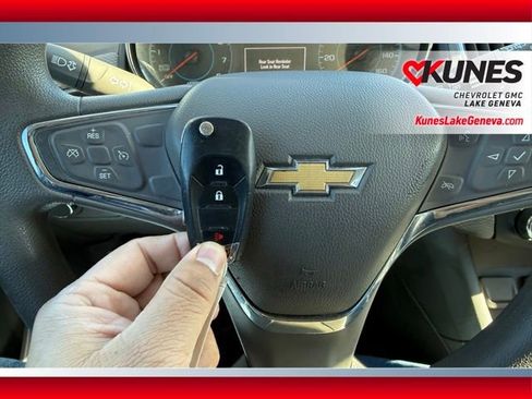 Used 2017 Chevrolet Cruze LT image 27