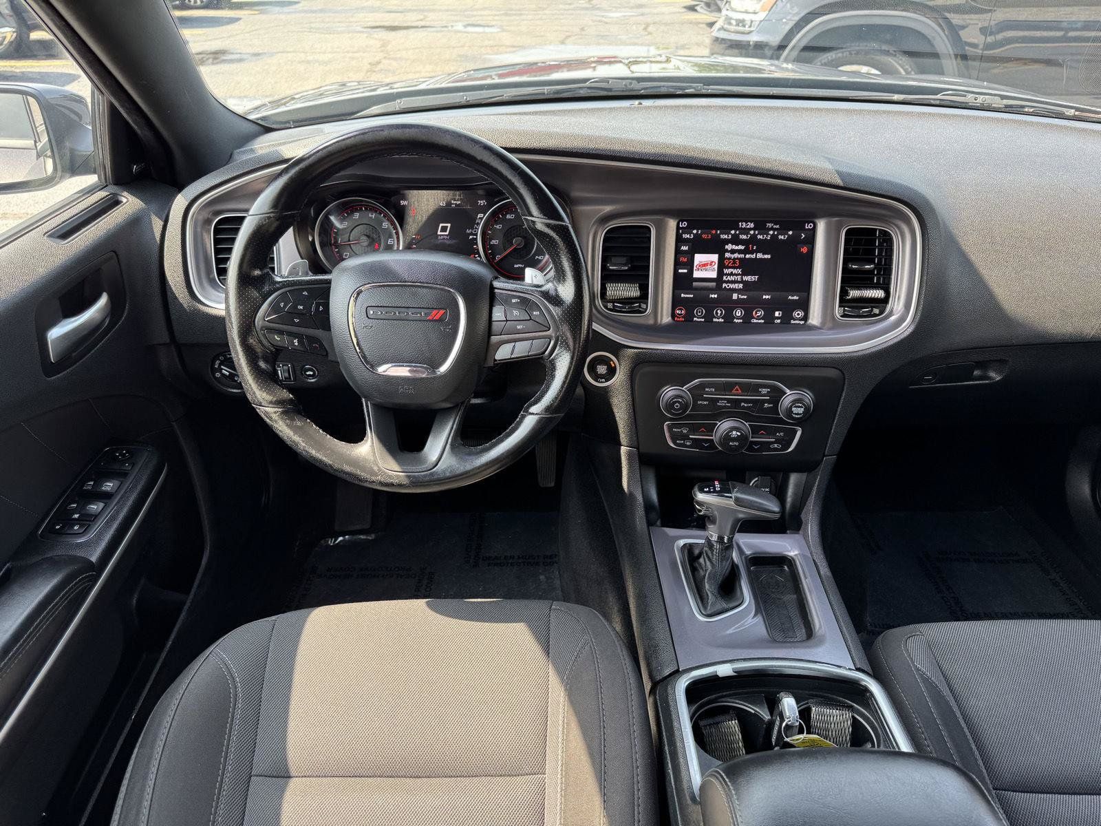Used 2019 Dodge Charger SXT AWD/4WD image 33