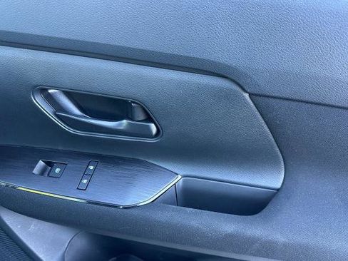 Certified 2025 Nissan Kicks S image 22