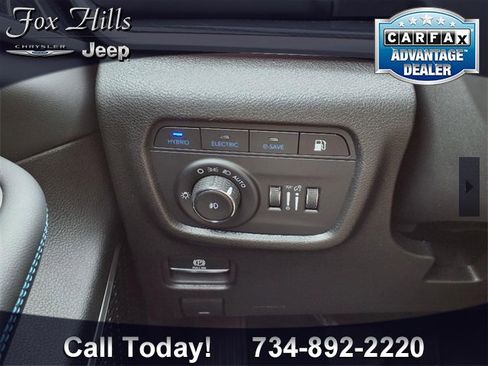 Used 2022 Jeep Grand Cherokee Trailhawk image 16