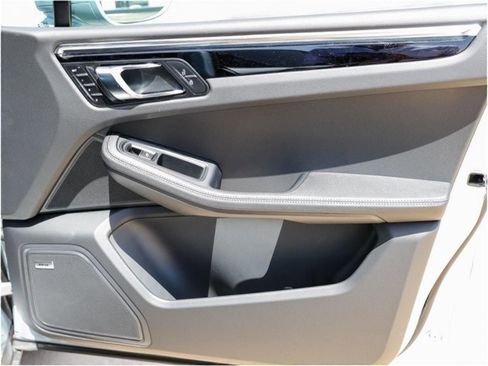 New 2025 Porsche Macan S image 26