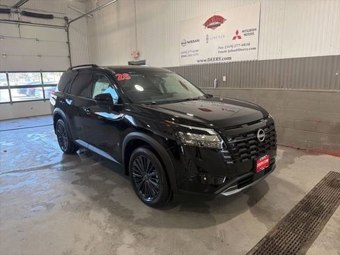 New 2026 Nissan Pathfinder SL AWD/4WD image 1