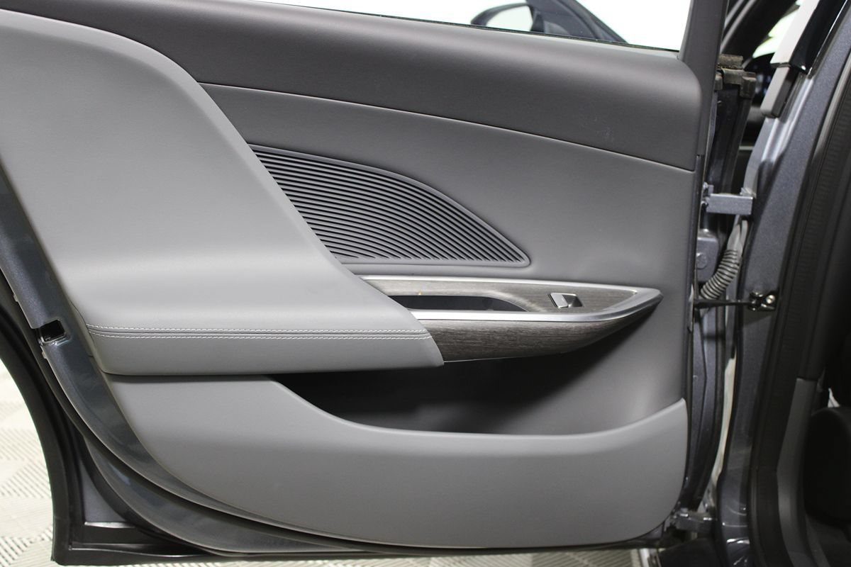 Used 2023 Lucid Air Pure AWD/4WD image 33