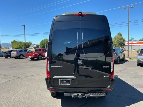 New 2026 Mercedes-Benz Sprinter 2500 image 9