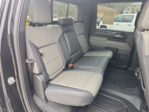 Used 2025 Chevrolet Silverado 2500 ZR2 image 42